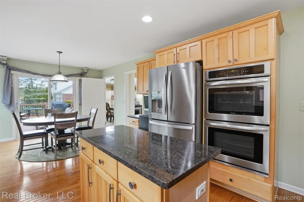 29126 Eastman Trail Novi City, MI 48377