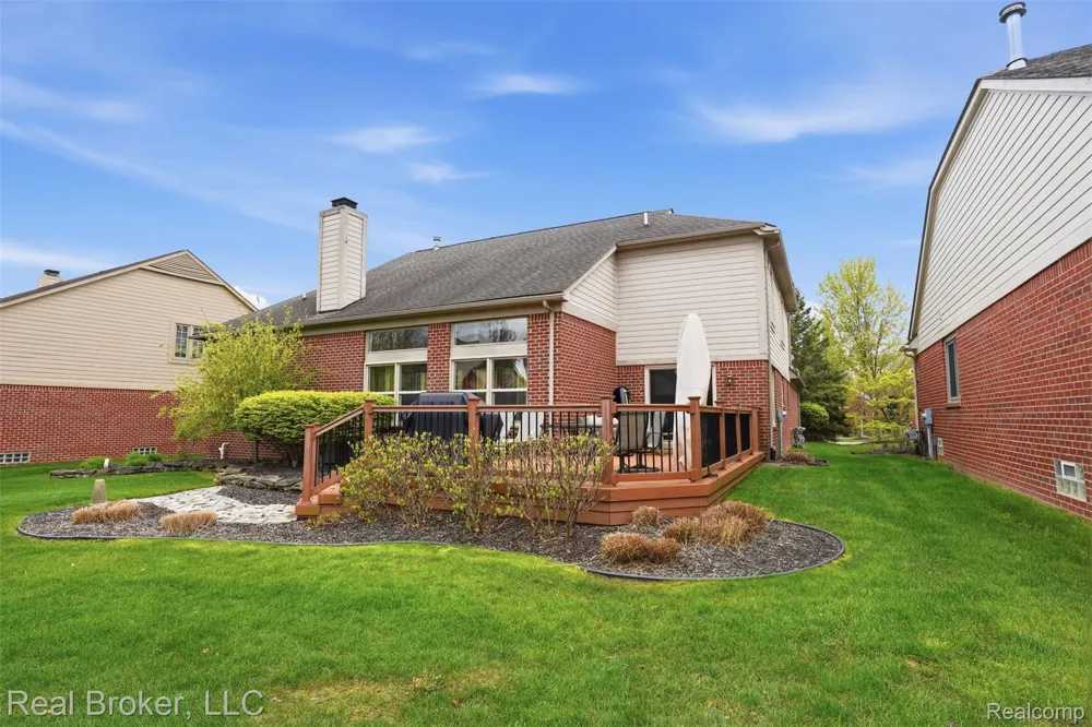 29126 Eastman Trail Novi City, MI 48377