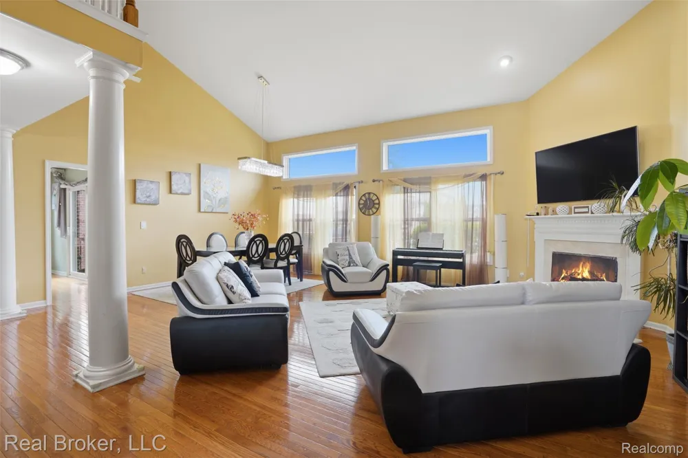 29126 Eastman Trail Novi City, MI 48377