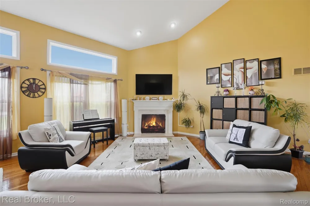 29126 Eastman Trail Novi City, MI 48377