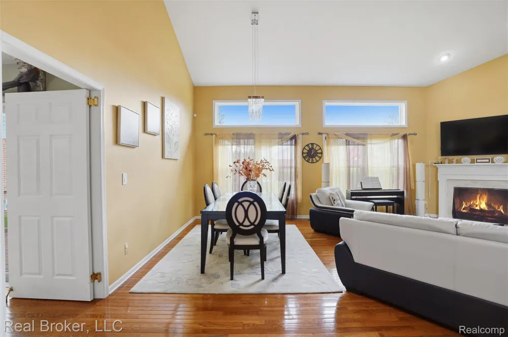 29126 Eastman Trail Novi City, MI 48377