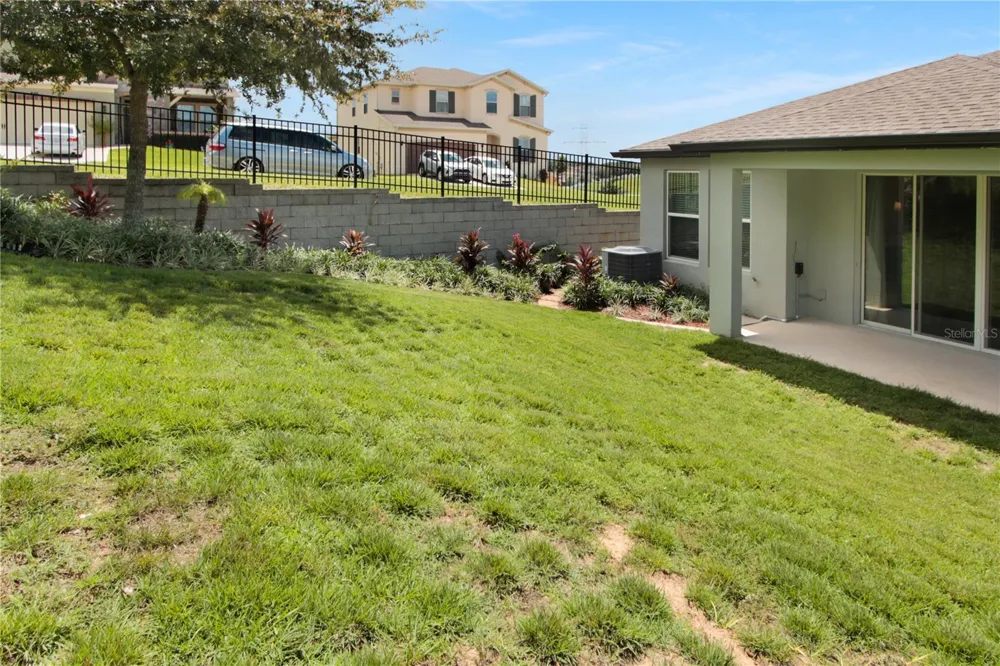 987 WAX MYRTLE AVENUE Minneola, FL 34715