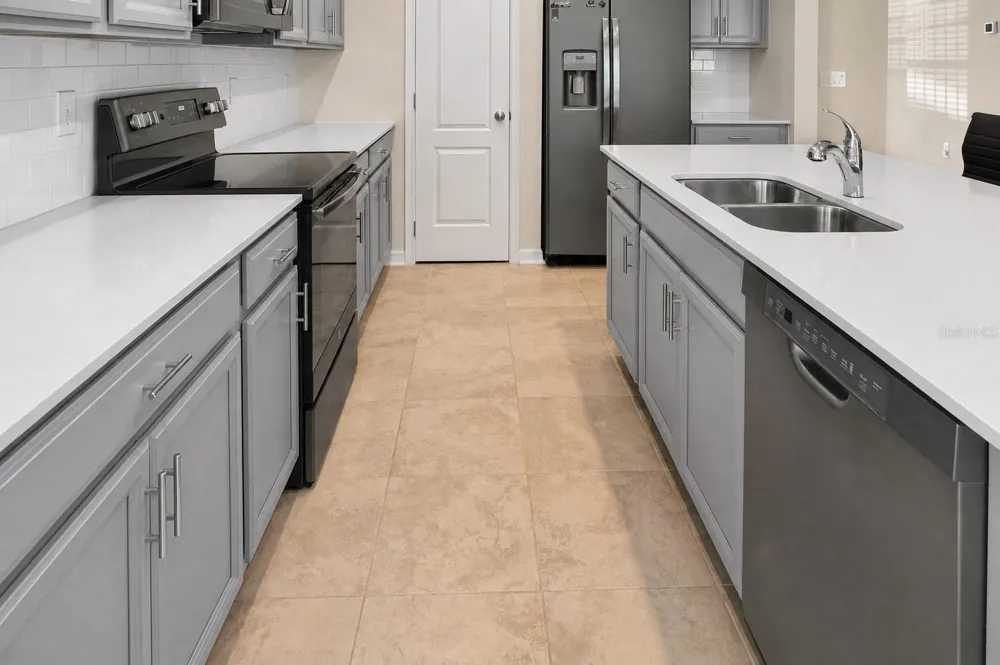 987 WAX MYRTLE AVENUE Minneola, FL 34715