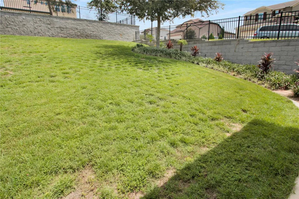 987 WAX MYRTLE AVENUE Minneola, FL 34715