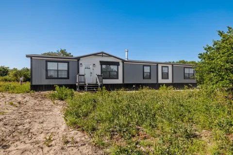 2240 Live Oak Trail