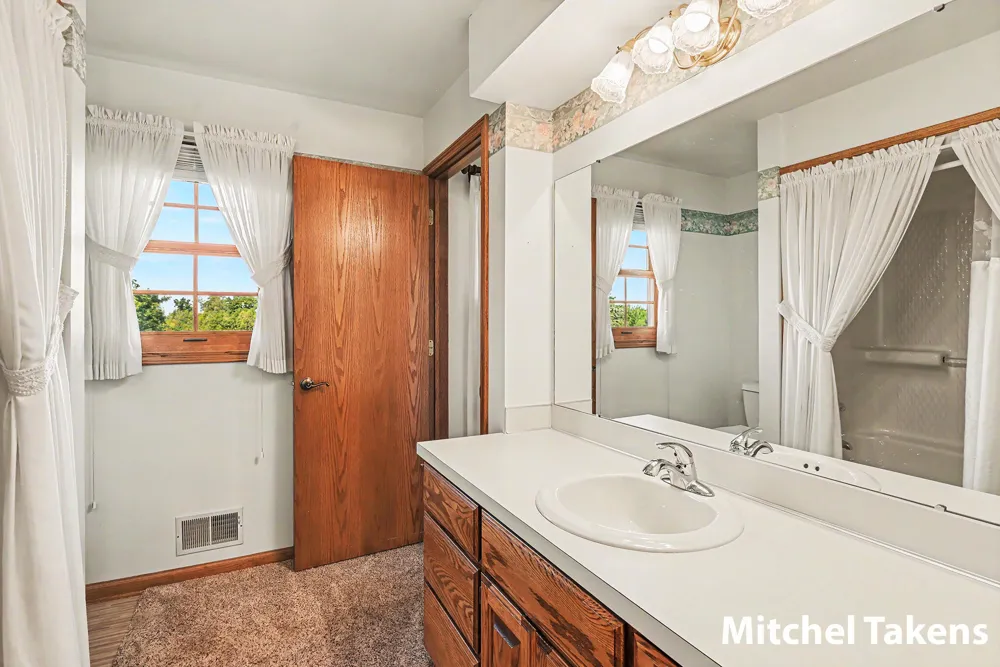3011 Clearview Drive Hudsonville, MI 49426
