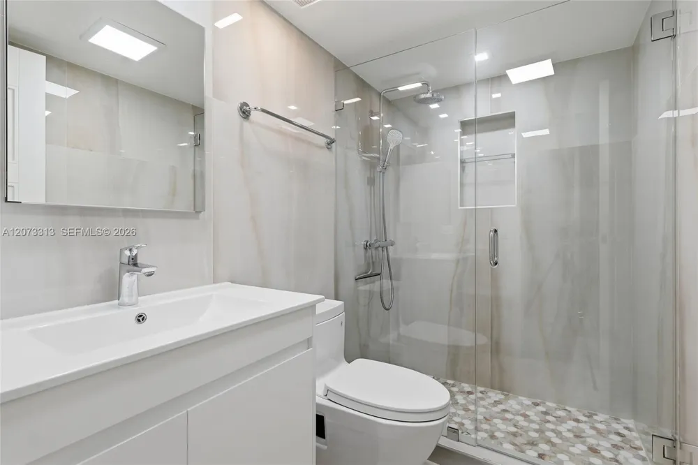 250 174th St #2004 Sunny Isles Beach, FL 33160