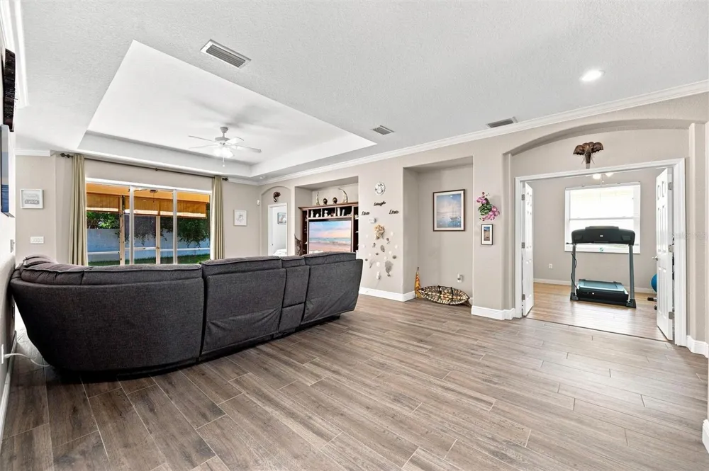 7707 33RD STREET E Sarasota, FL 34243