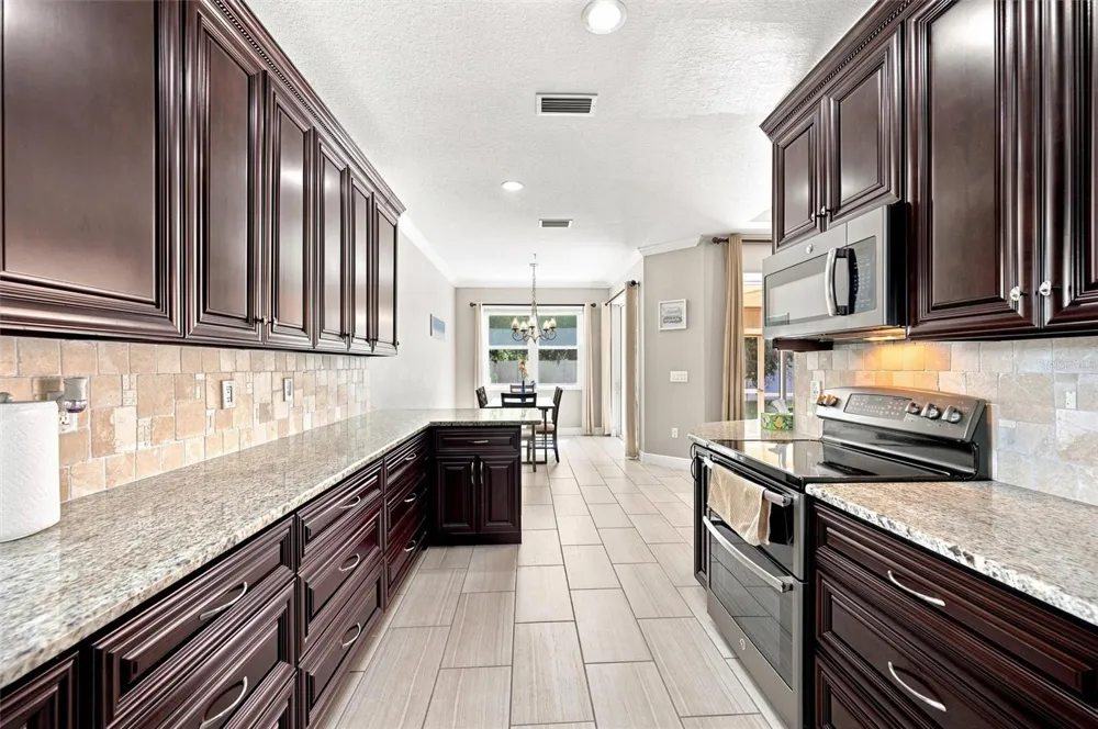 7707 33RD STREET E Sarasota, FL 34243