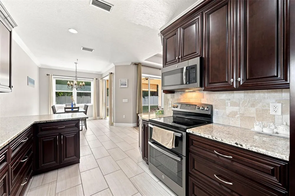 7707 33RD STREET E Sarasota, FL 34243