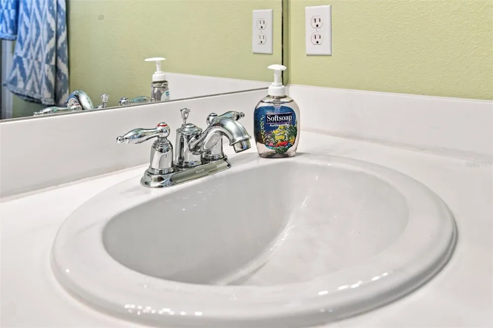 7707 33RD STREET E Sarasota, FL 34243