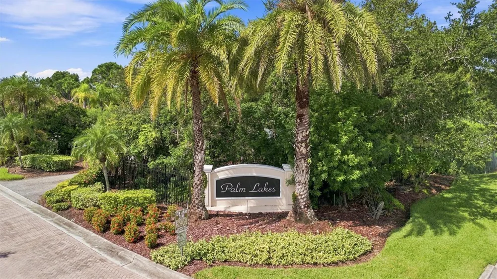 7707 33RD STREET E Sarasota, FL 34243