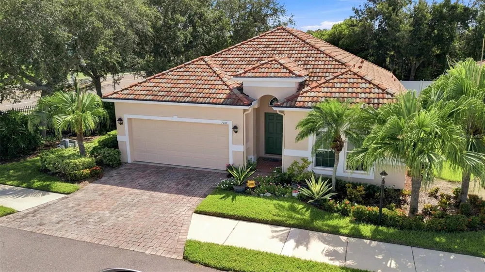 7707 33RD STREET E Sarasota, FL 34243