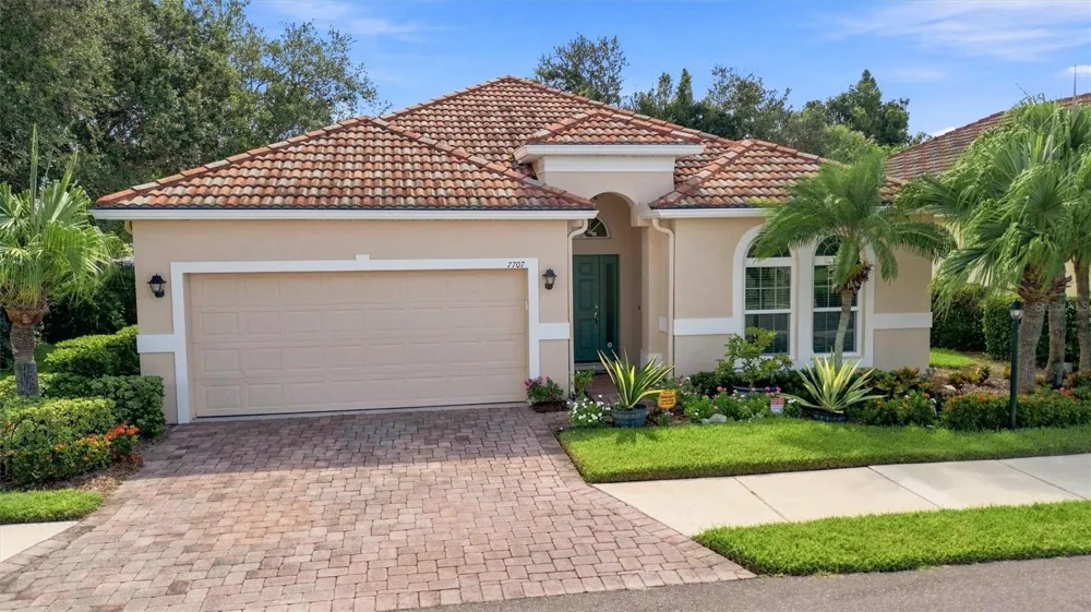 7707 33RD STREET E Sarasota, FL 34243