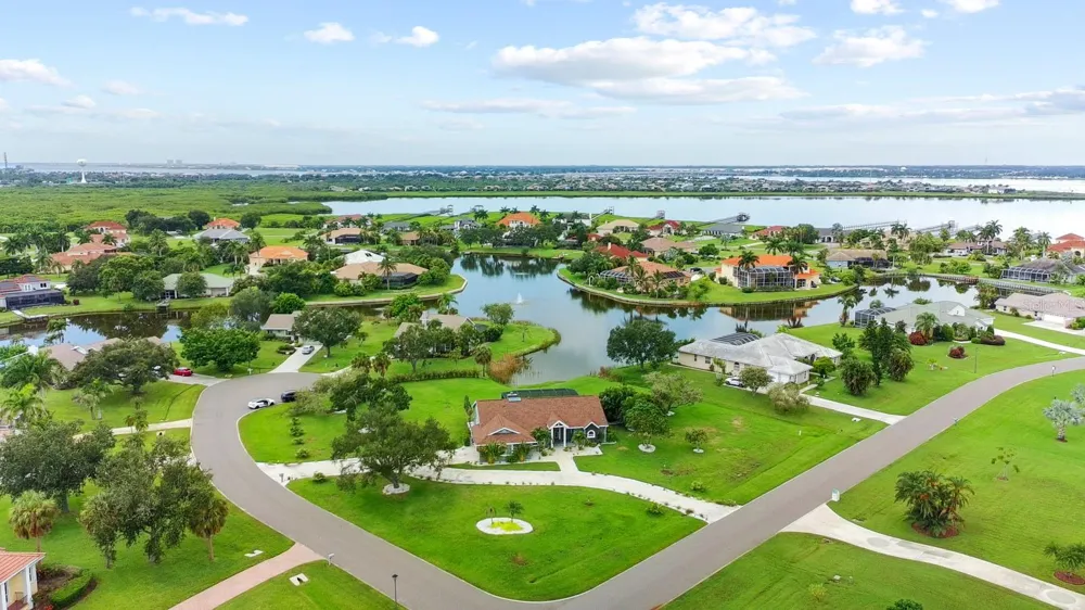 6187 9TH AVENUE CIRCLE NE Bradenton, FL 34212