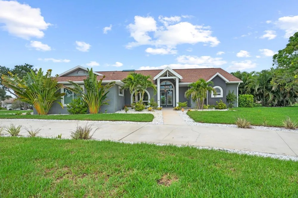 6187 9TH AVENUE CIRCLE NE Bradenton, FL 34212