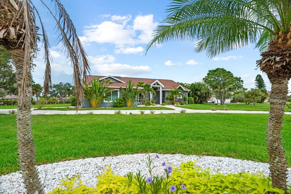 6187 9TH AVENUE CIRCLE NE Bradenton, FL 34212
