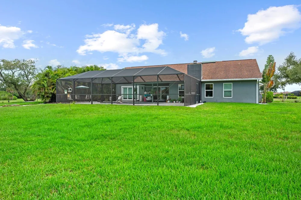 6187 9TH AVENUE CIRCLE NE Bradenton, FL 34212