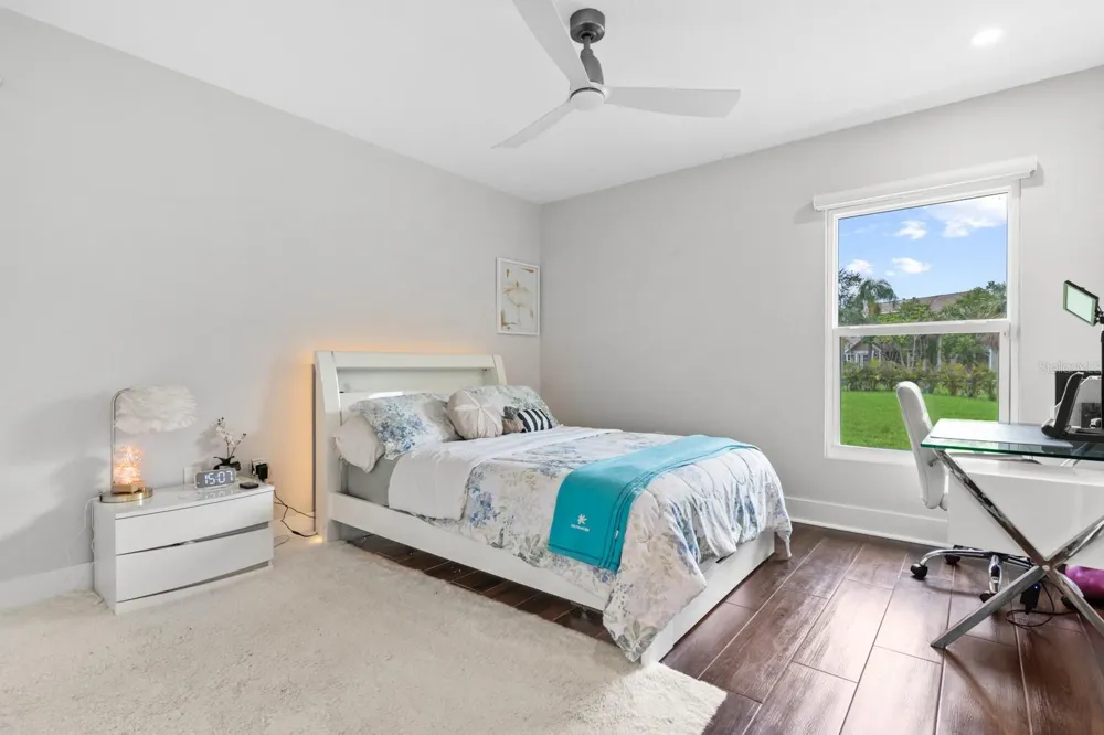 6187 9TH AVENUE CIRCLE NE Bradenton, FL 34212