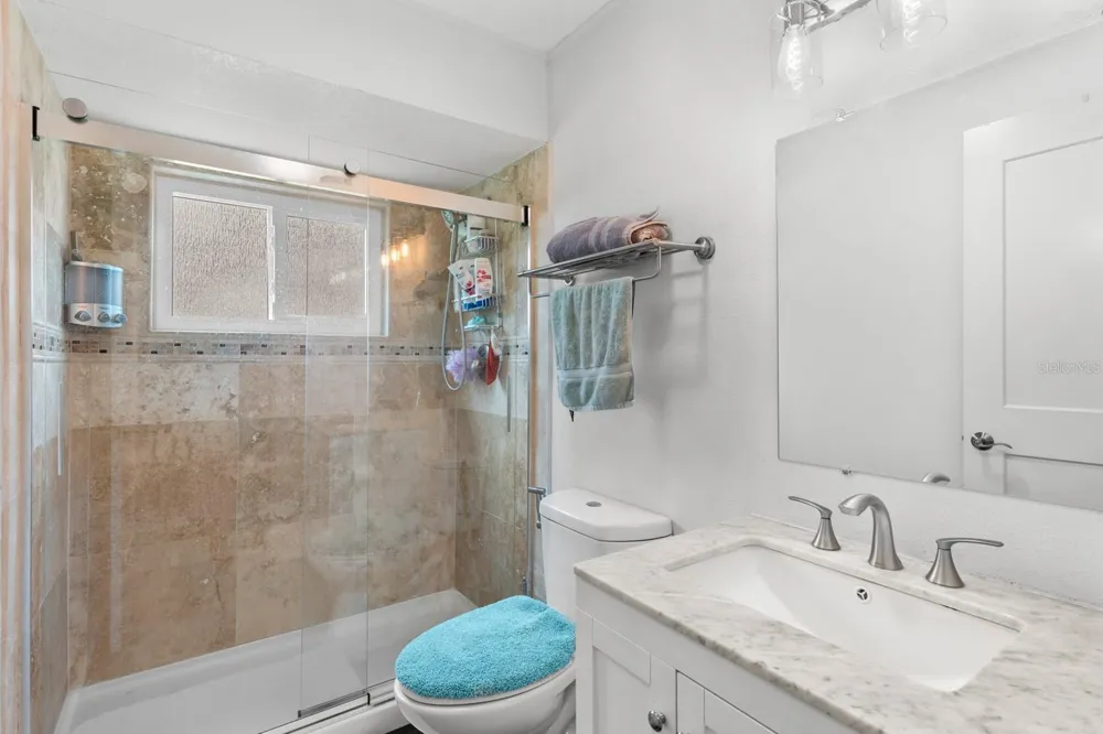 6187 9TH AVENUE CIRCLE NE Bradenton, FL 34212