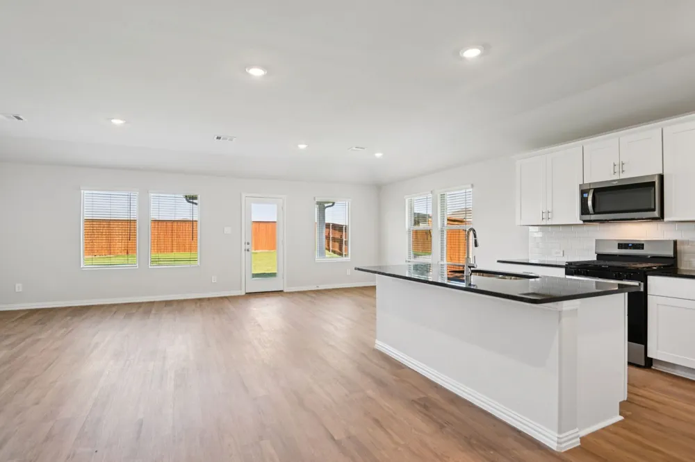2115 Longchamp Lane Seagoville, TX 75159