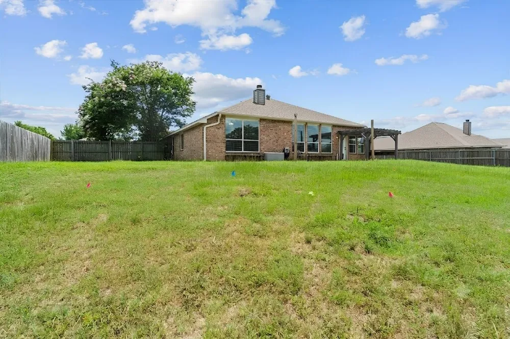 833 Greenwood Circle Lindale, TX 75771
