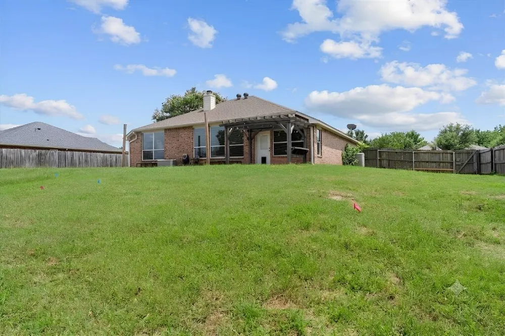 833 Greenwood Circle Lindale, TX 75771