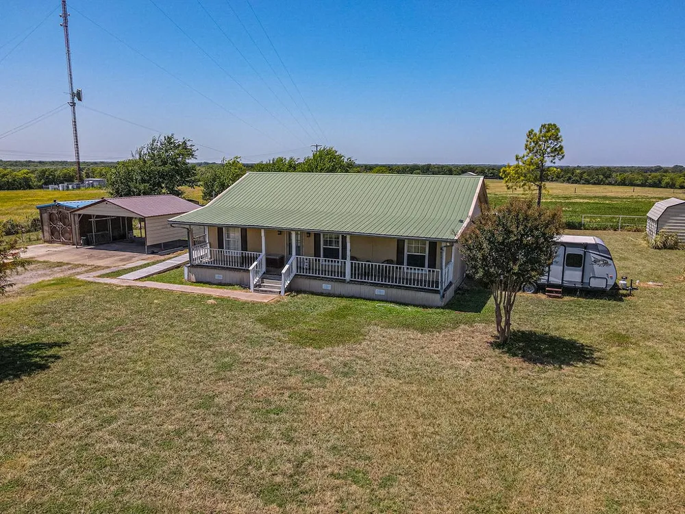 3332 County Road 1033 Greenville, TX 75401