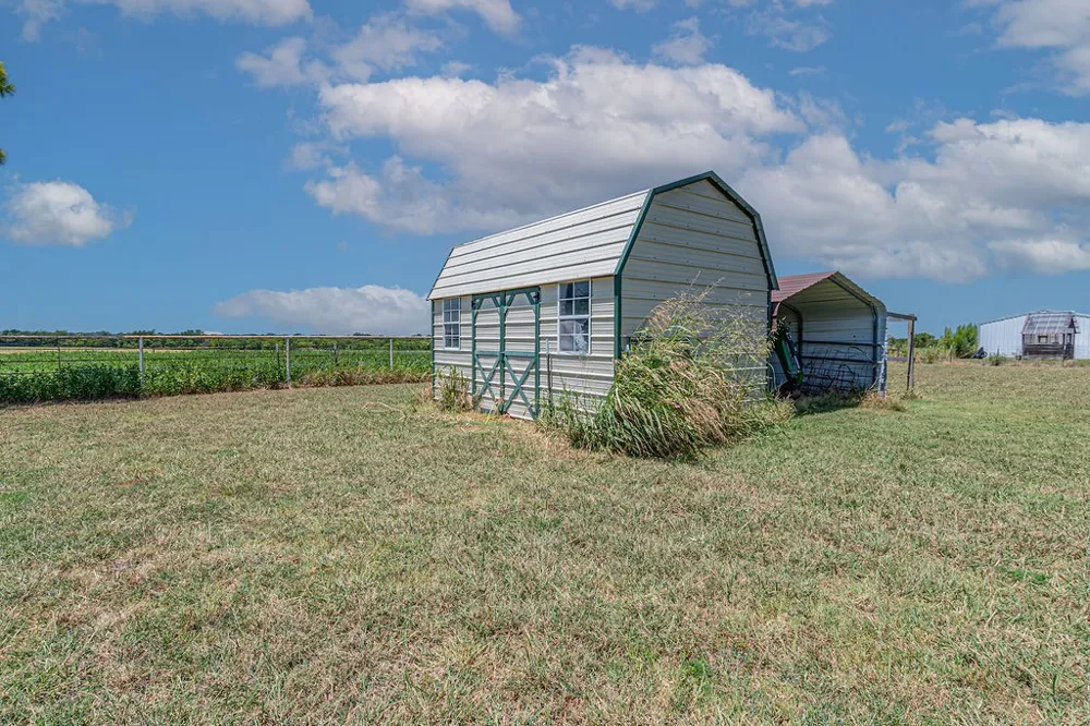 3332 County Road 1033 Greenville, TX 75401