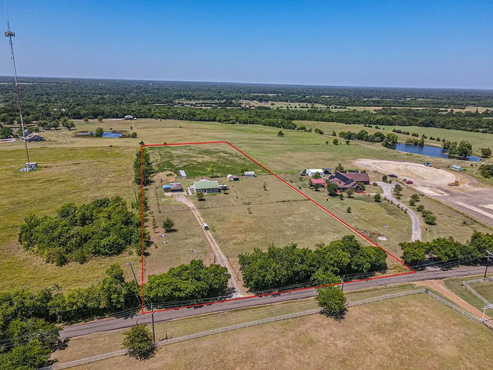 3332 County Road 1033 Greenville, TX 75401