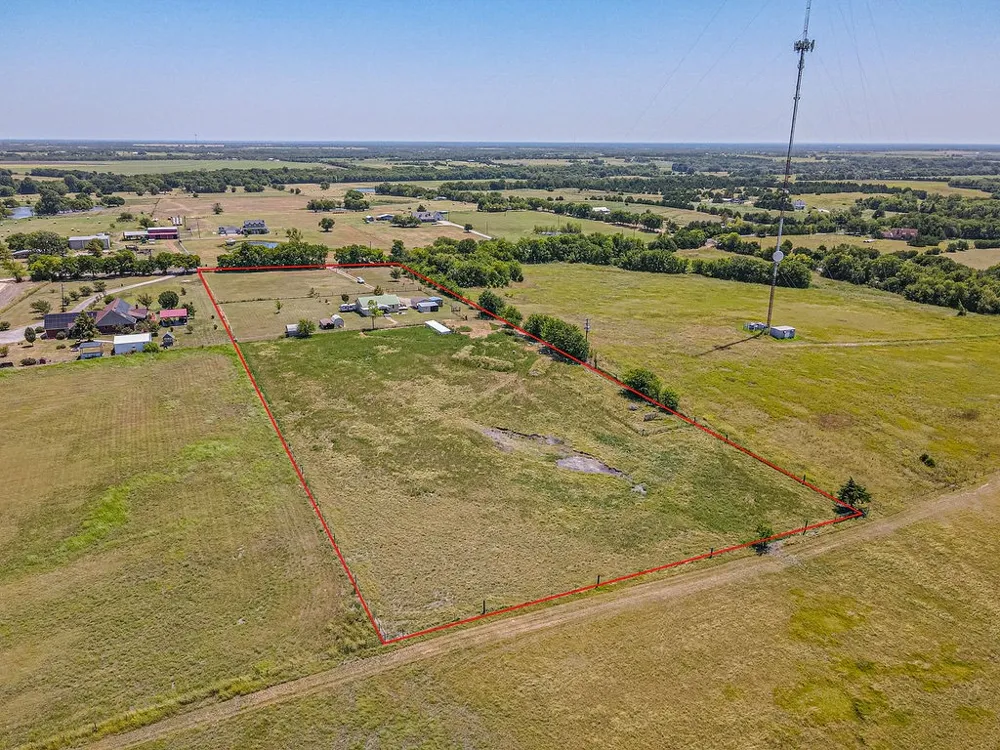 3332 County Road 1033 Greenville, TX 75401