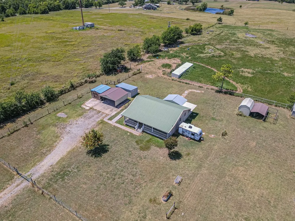 3332 County Road 1033 Greenville, TX 75401