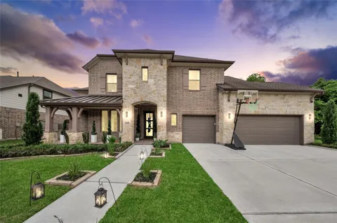 8826 Forest Side Drive