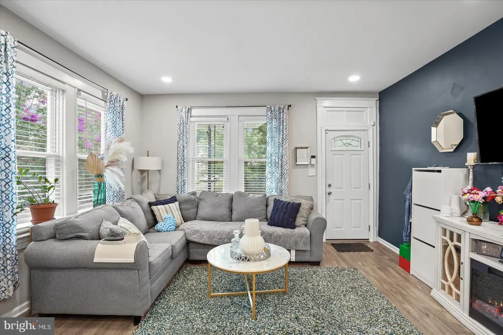 2809 HEMLOCK AVENUE Baltimore, MD 21214