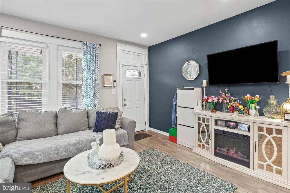 2809 HEMLOCK AVENUE Baltimore, MD 21214