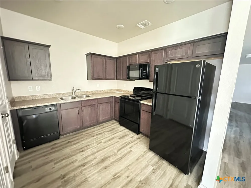 2424 Fm 1113 #B Copperas Cove, TX 76522