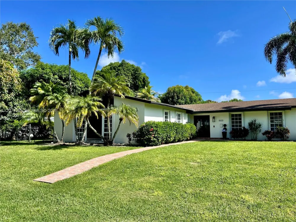 8522 SW 148th Ter Palmetto Bay, FL 33158