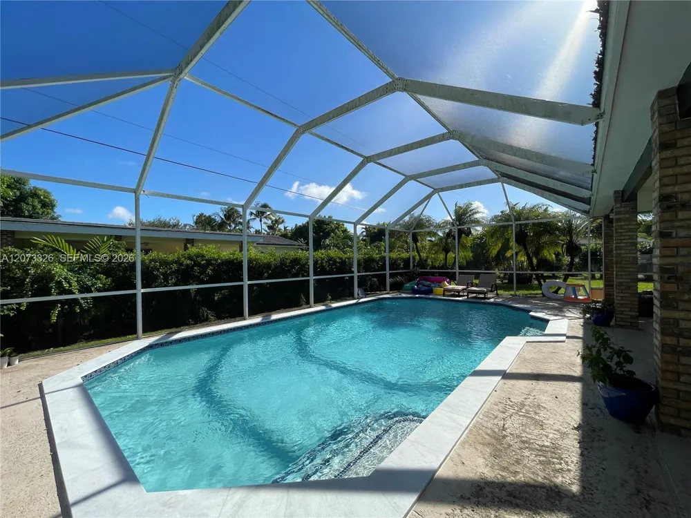 8522 SW 148th Ter Palmetto Bay, FL 33158