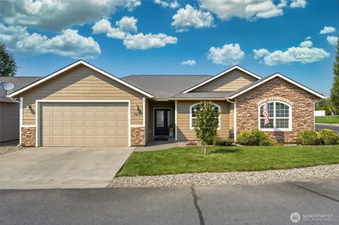 763 SE Bedford Loop