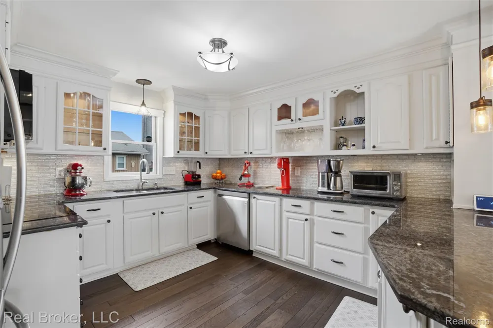 2299 Kingston Street White Lake Charter Township, MI 48386