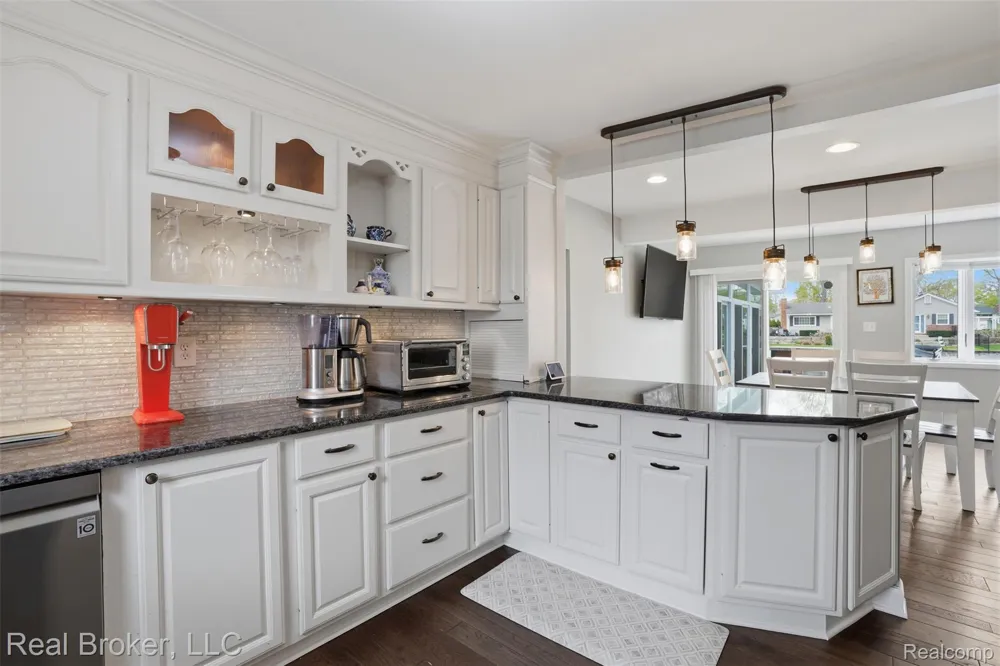 2299 Kingston Street White Lake Charter Township, MI 48386