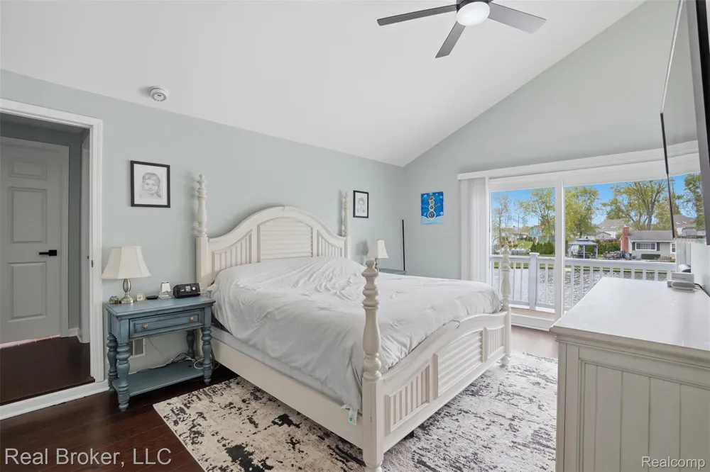 2299 Kingston Street White Lake Charter Township, MI 48386