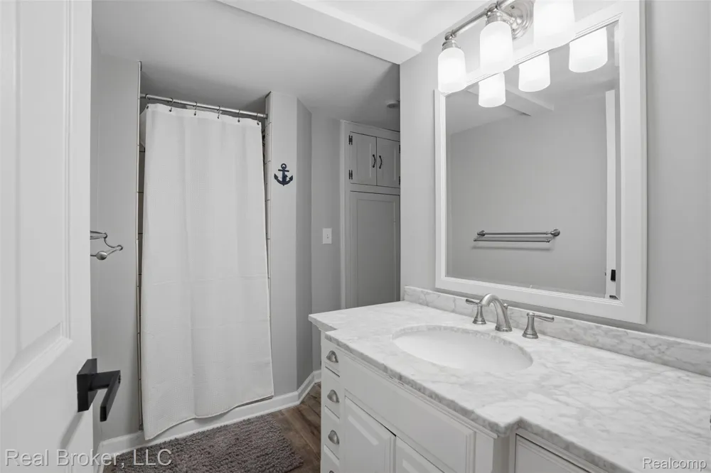 2299 Kingston Street White Lake Charter Township, MI 48386