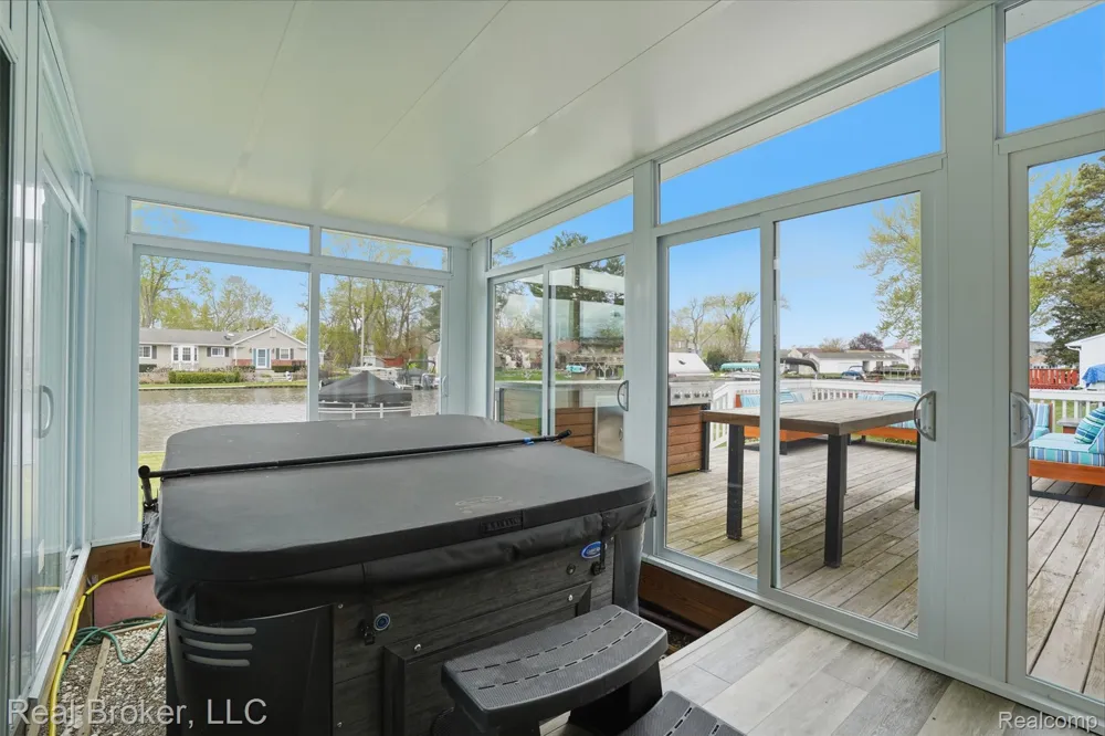 2299 Kingston Street White Lake Charter Township, MI 48386