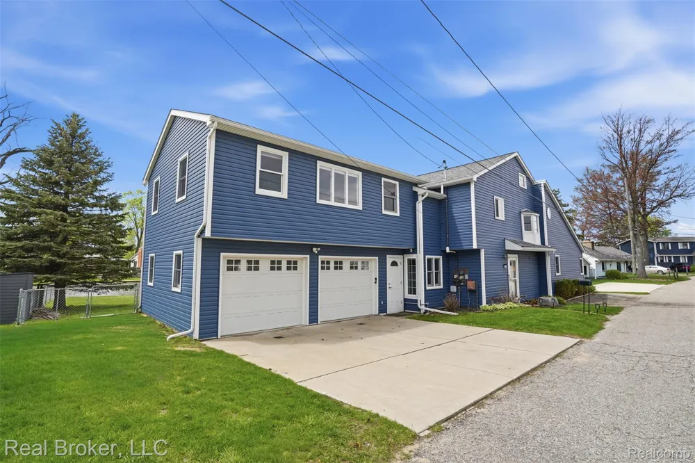 2299 Kingston Street White Lake Charter Township, MI 48386