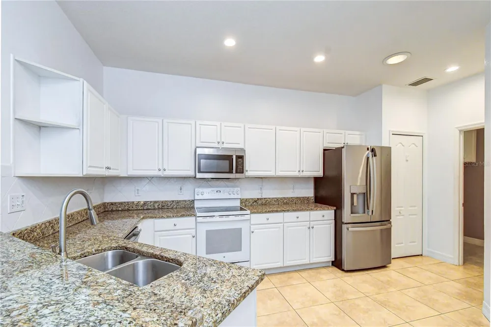 6026 SANDHILL RIDGE DRIVE Lithia, FL 33547