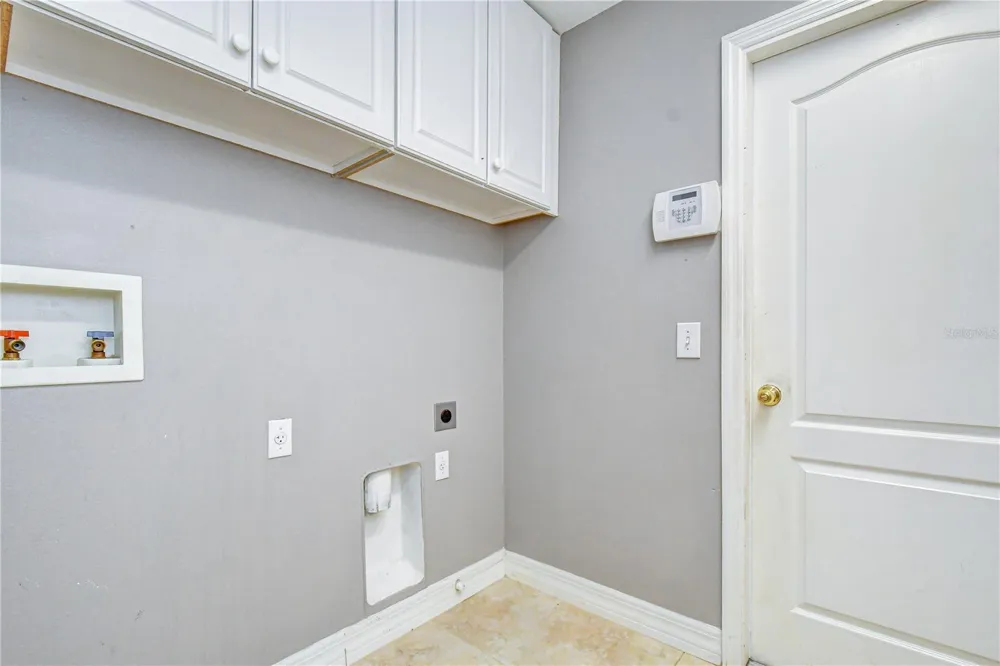 6026 SANDHILL RIDGE DRIVE Lithia, FL 33547