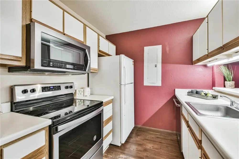 529 Southwest Parkway Parkway #203 College Station, TX 77840