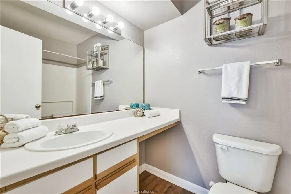 529 Southwest Parkway Parkway #203 College Station, TX 77840