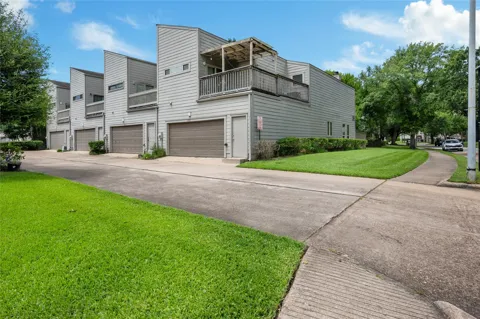 11709 Lakeside Place Drive #232